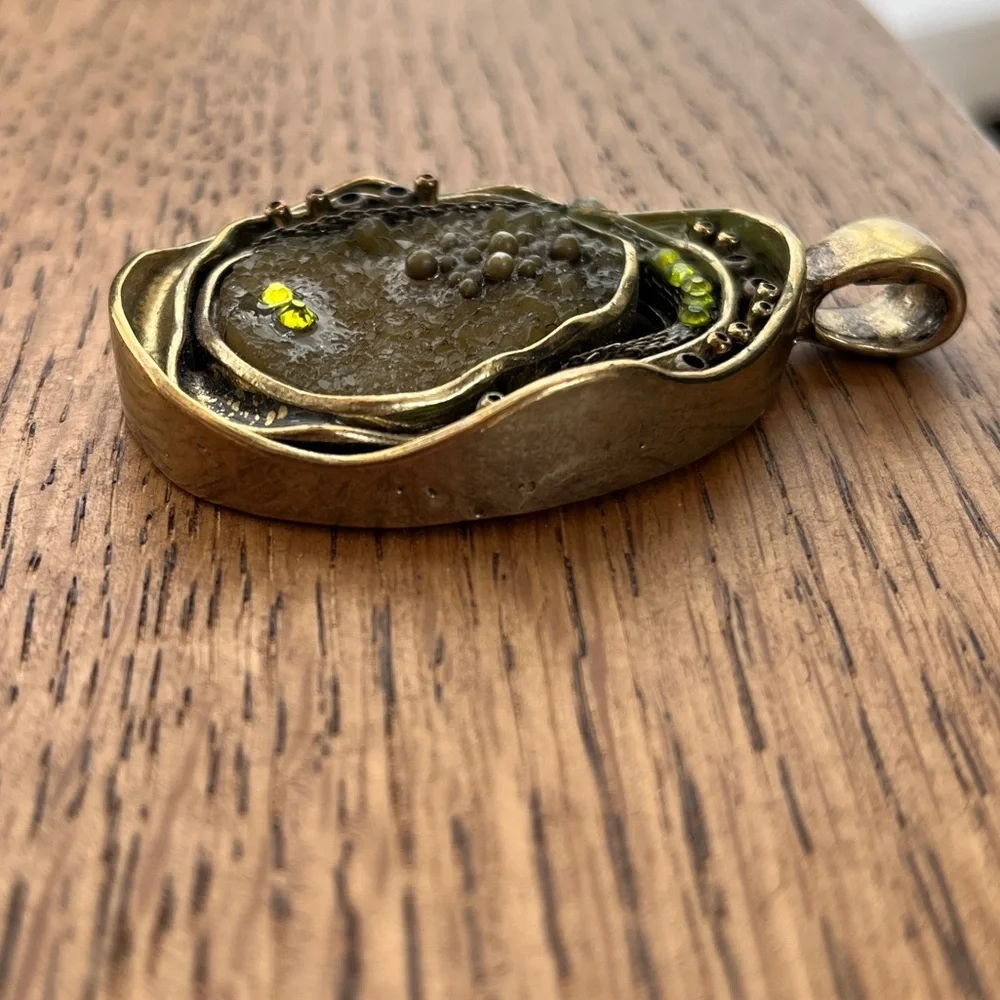 PENDANT Large Bronze Tone Metal Abstract Moss Green Lagenlook Statement Piece - Picture 7 of 12